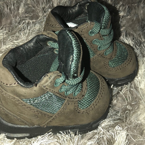 infant nike acg boots